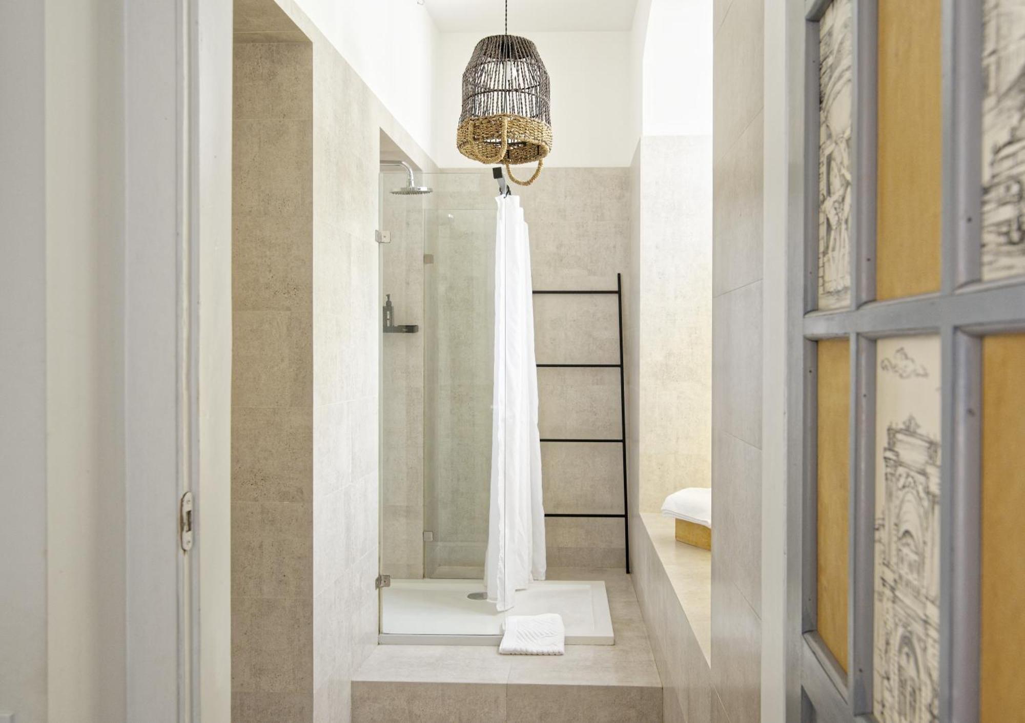 White Door Apartments Heart Of Odessa 1 Esterno foto