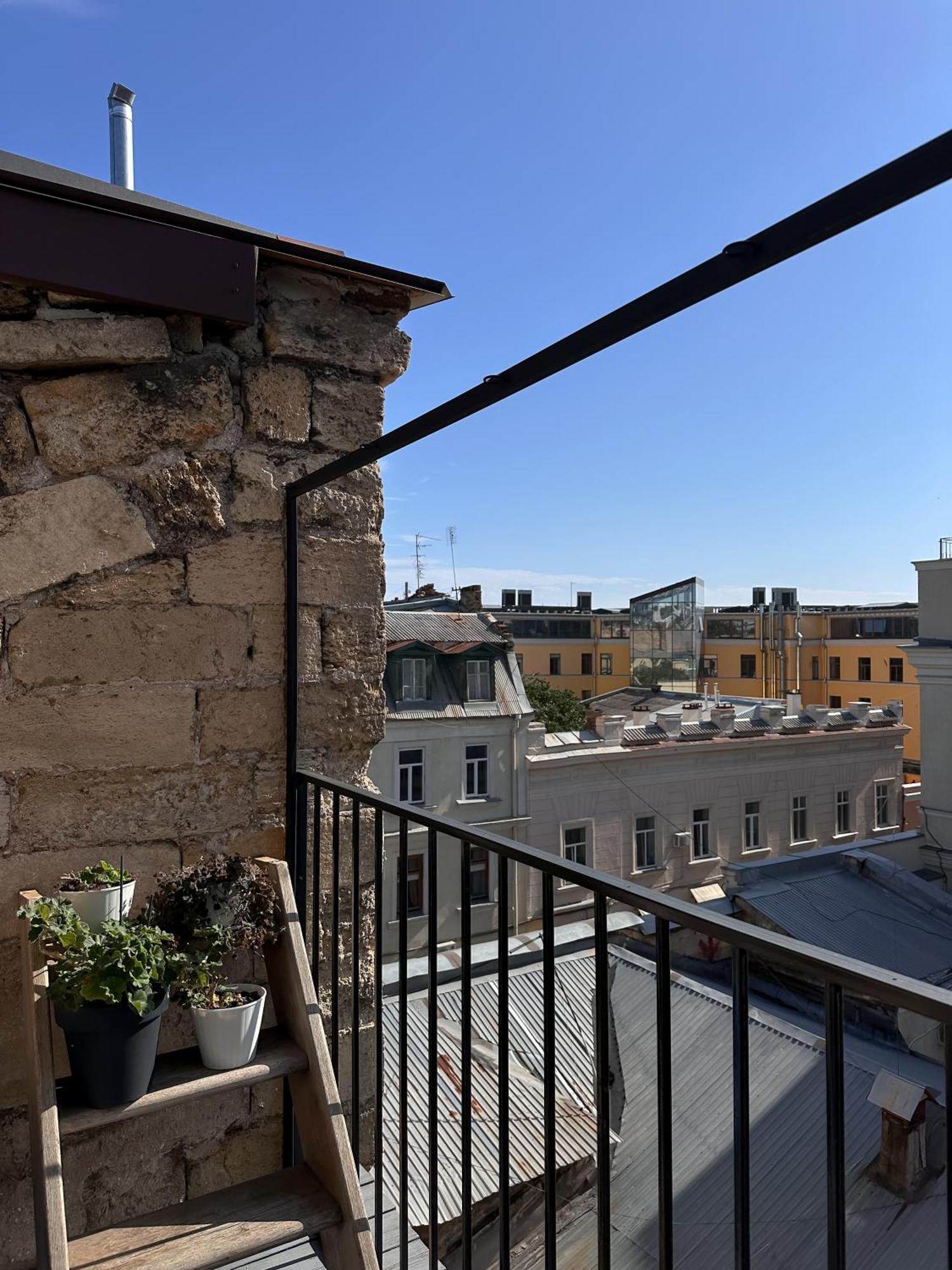 White Door Apartments Heart Of Odessa 1 Esterno foto